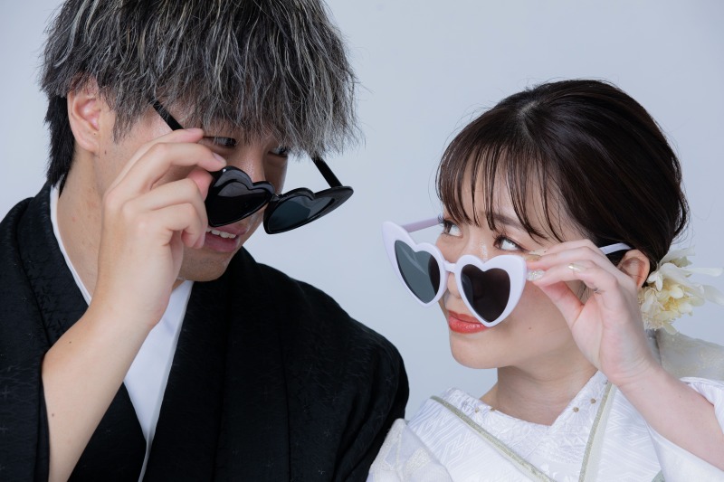 見つめ合うポーズも