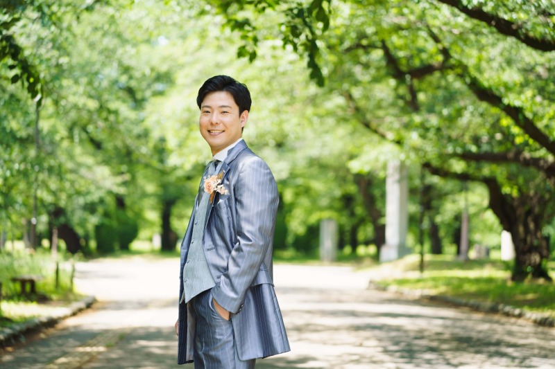 見返りの新郎さん