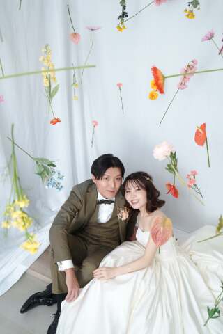 スタジオで笑顔あふれる撮影を