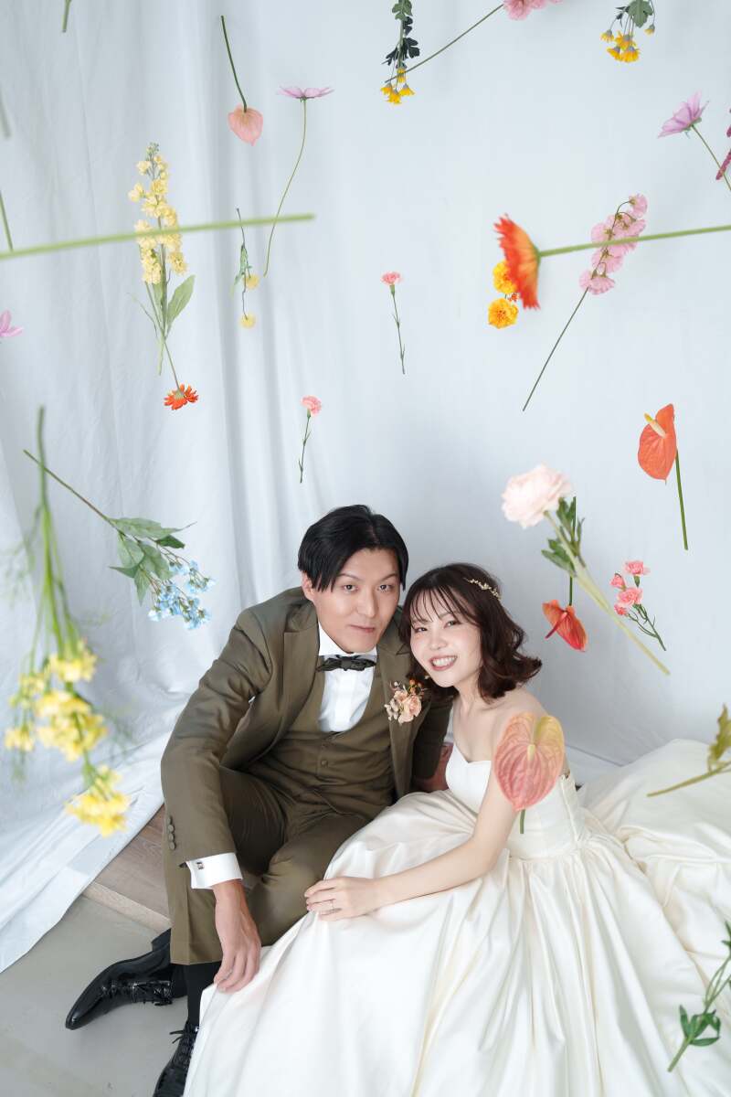 スタジオで笑顔あふれる撮影を