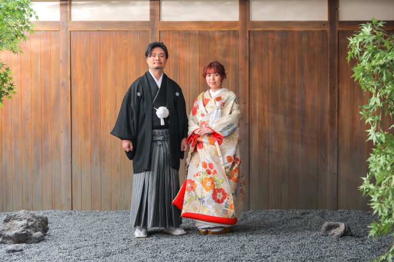 立ちポーズでかっちりと