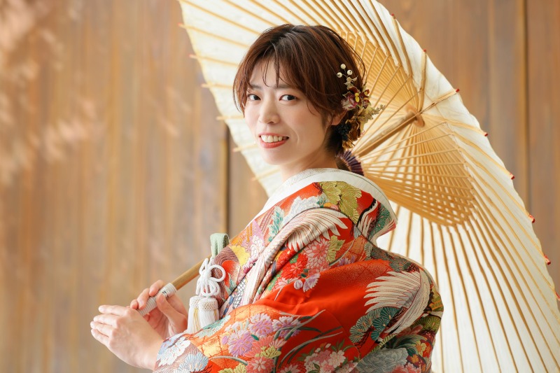 和傘を持ったソロカットも