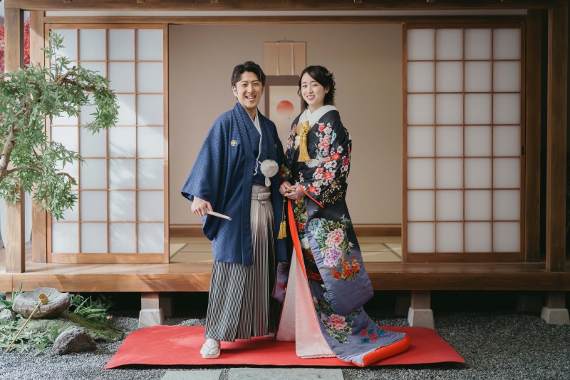 和装の伝統的な立ち姿