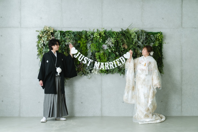 ガーランドを持って