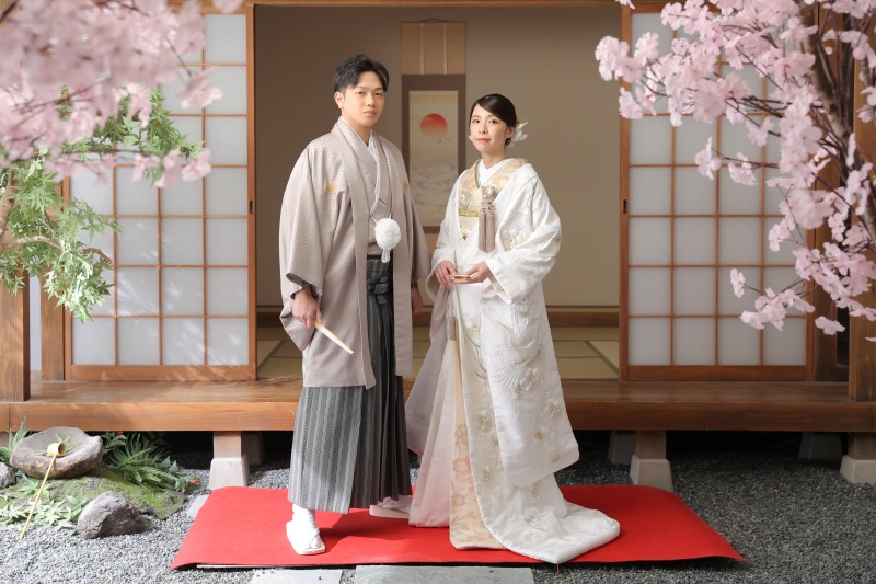 伝統的な立ち姿