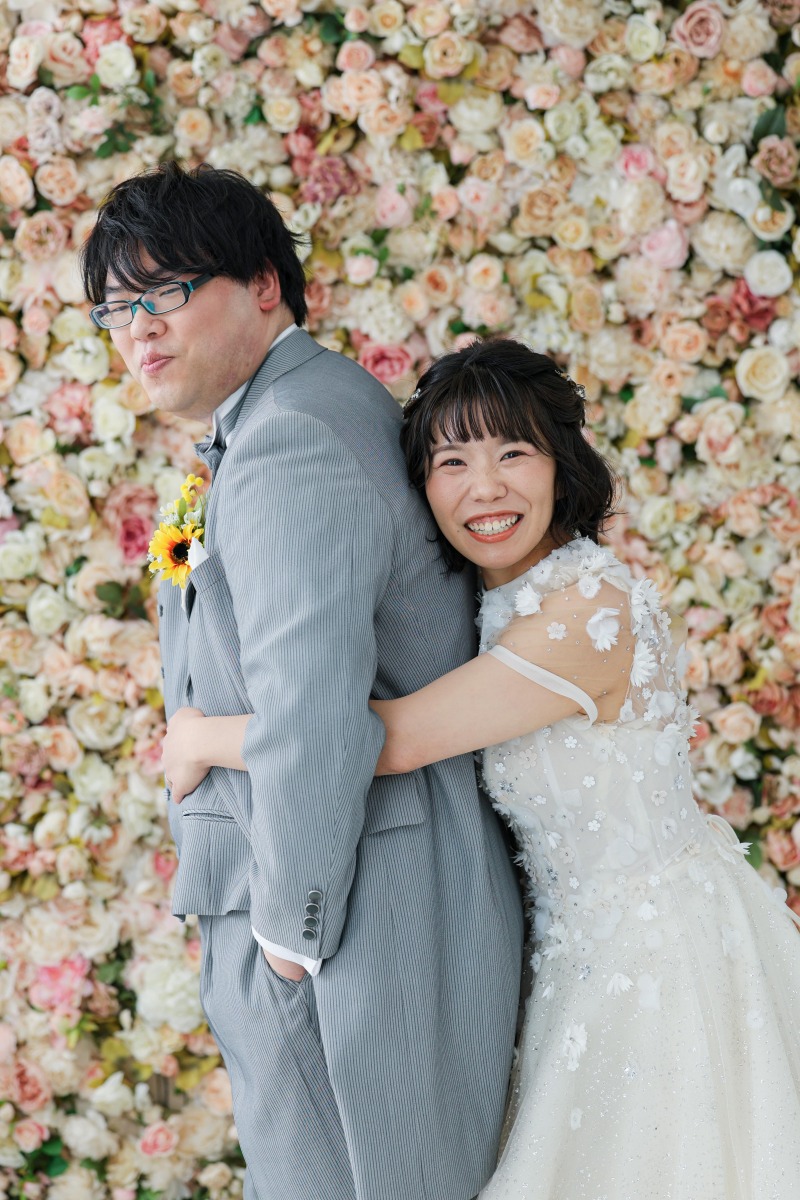 お花いっぱいの中で