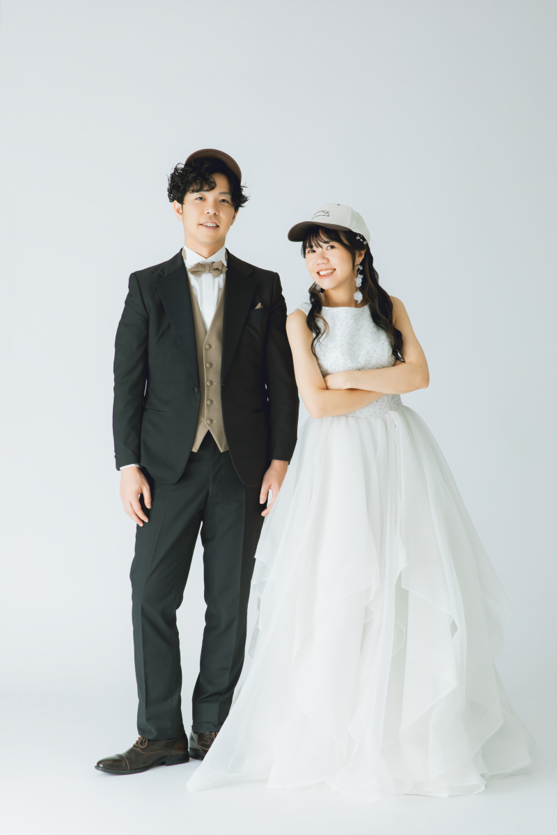 キャップは少し決めた雰囲気で