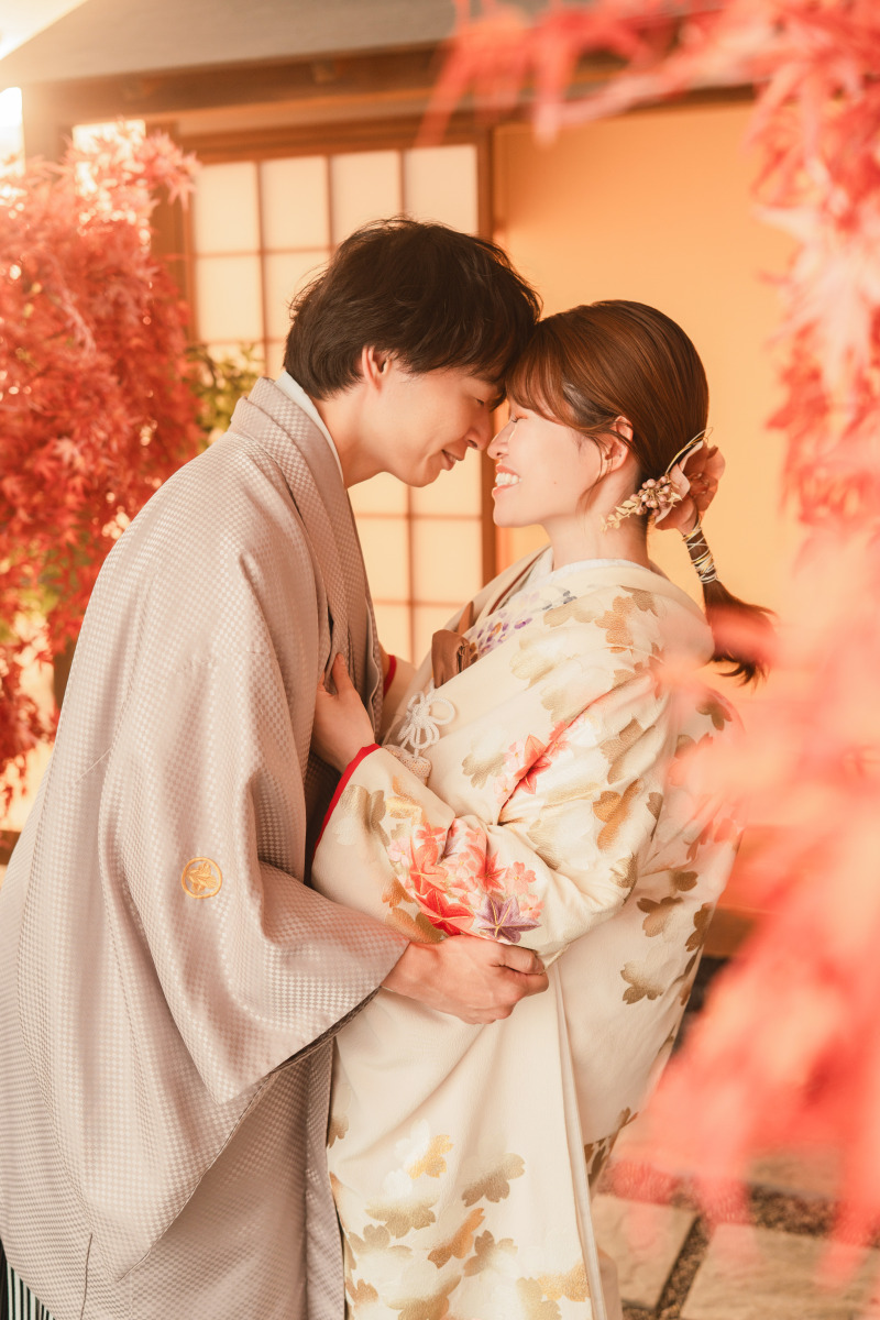 紅葉で夕焼けを