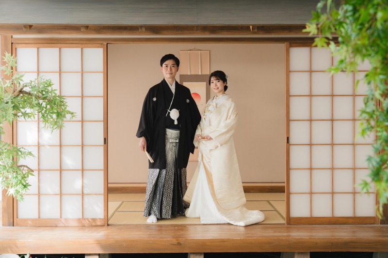 伝統的な立ち姿