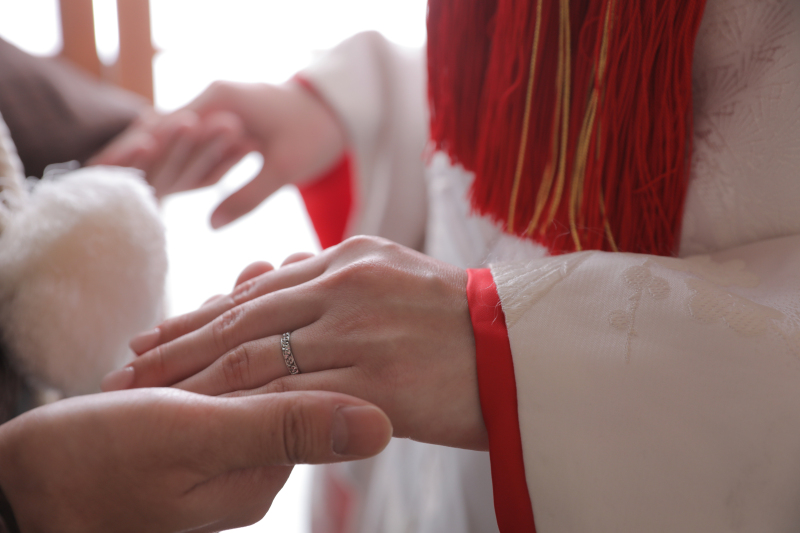 こだわりの結婚指輪の写真も記念に残しましょう!