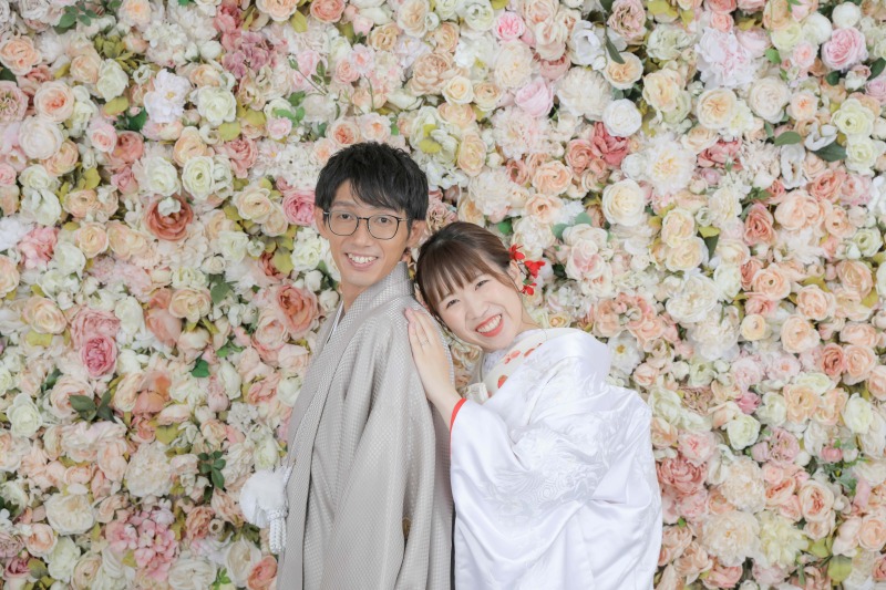 寄り添ったポーズでも