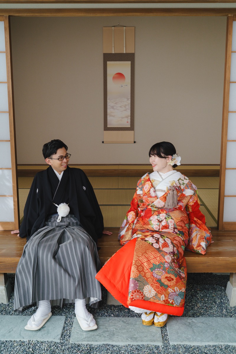 くつろぎながら