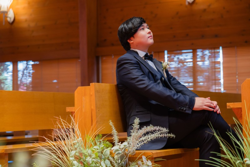 次はご新郎様のソロカット