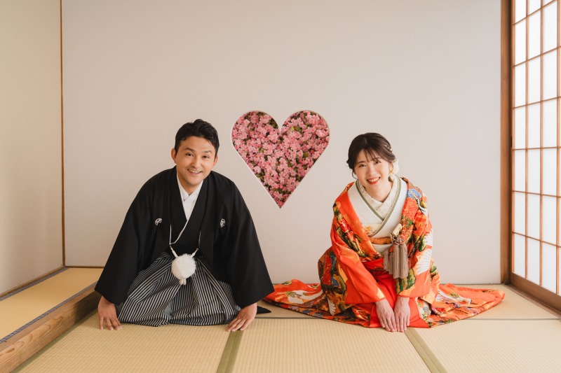 結びは、正座で