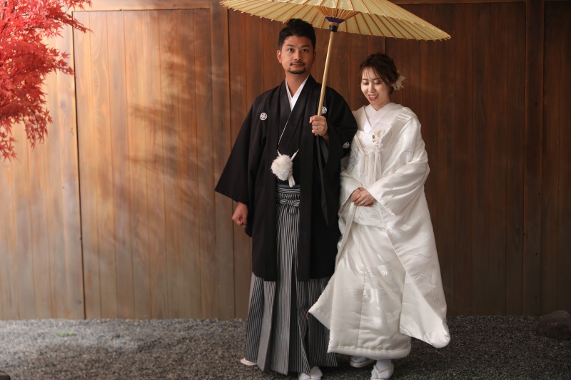 お二人で傘を差して