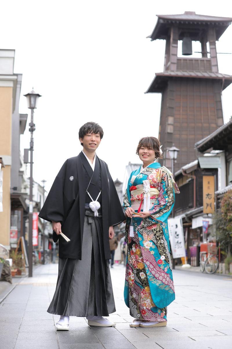 記念の全身立ち姿で