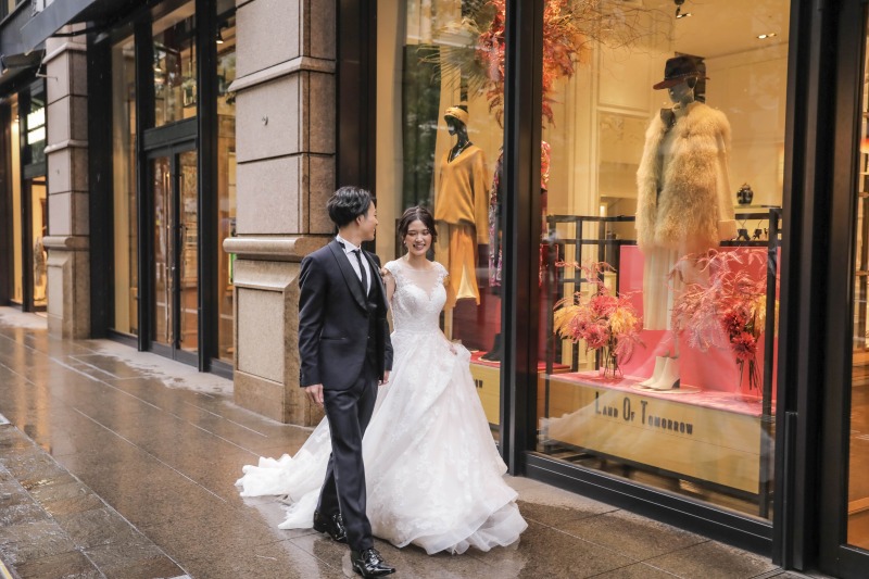 丸の内を散歩中