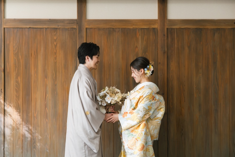 和装にもブーケを！