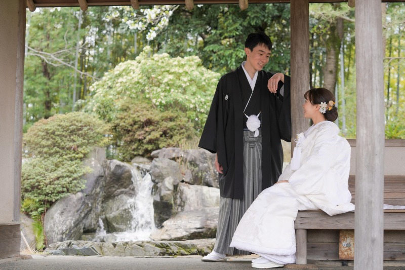 東屋で腰掛けて