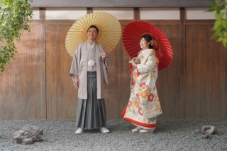 屋内スタジオにて