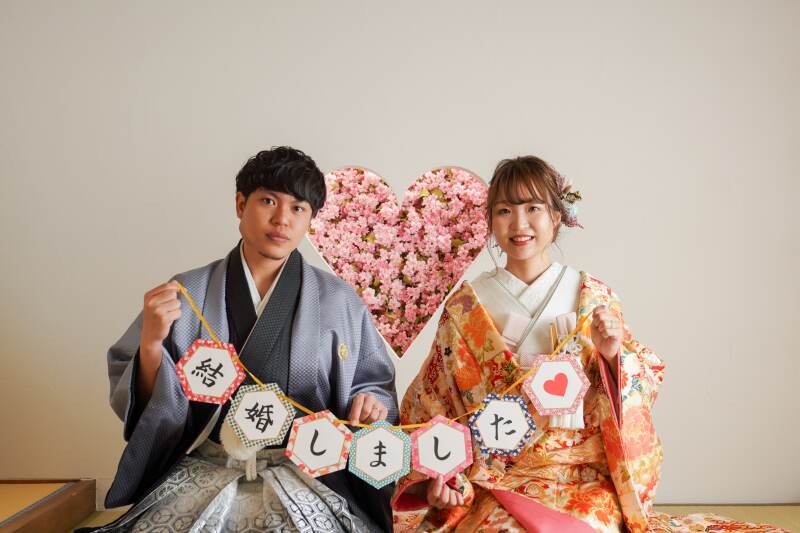 ガーランドを持って