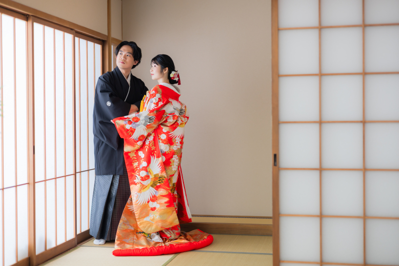 屋内庭園で、色打掛も！白無垢も！