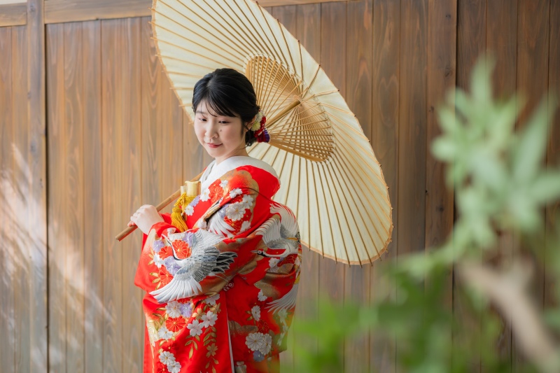 屋内庭園で、色打掛も！白無垢も！