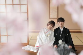 和装で屋内庭園スタジオ