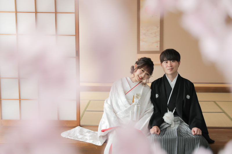 和装で屋内庭園スタジオ