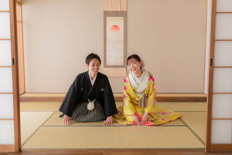 正座のカットで