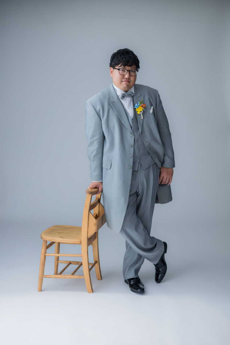 椅子と新郎さん