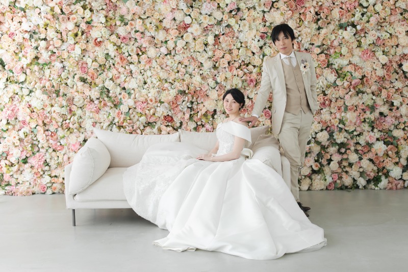 スタジオで洋装の撮影