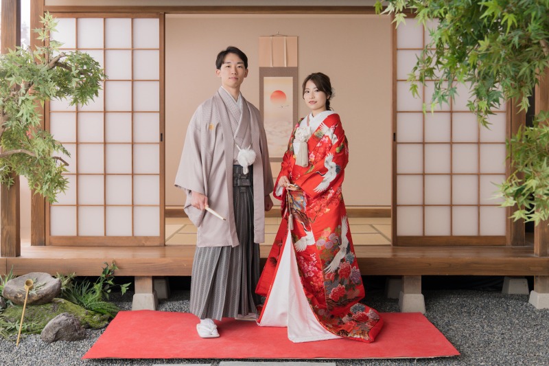 伝統的な立ち姿