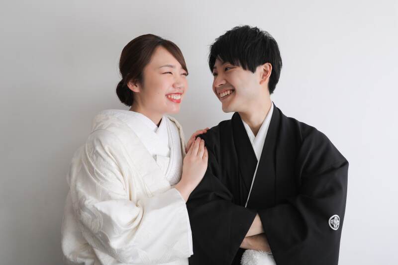 シンプルな背景で