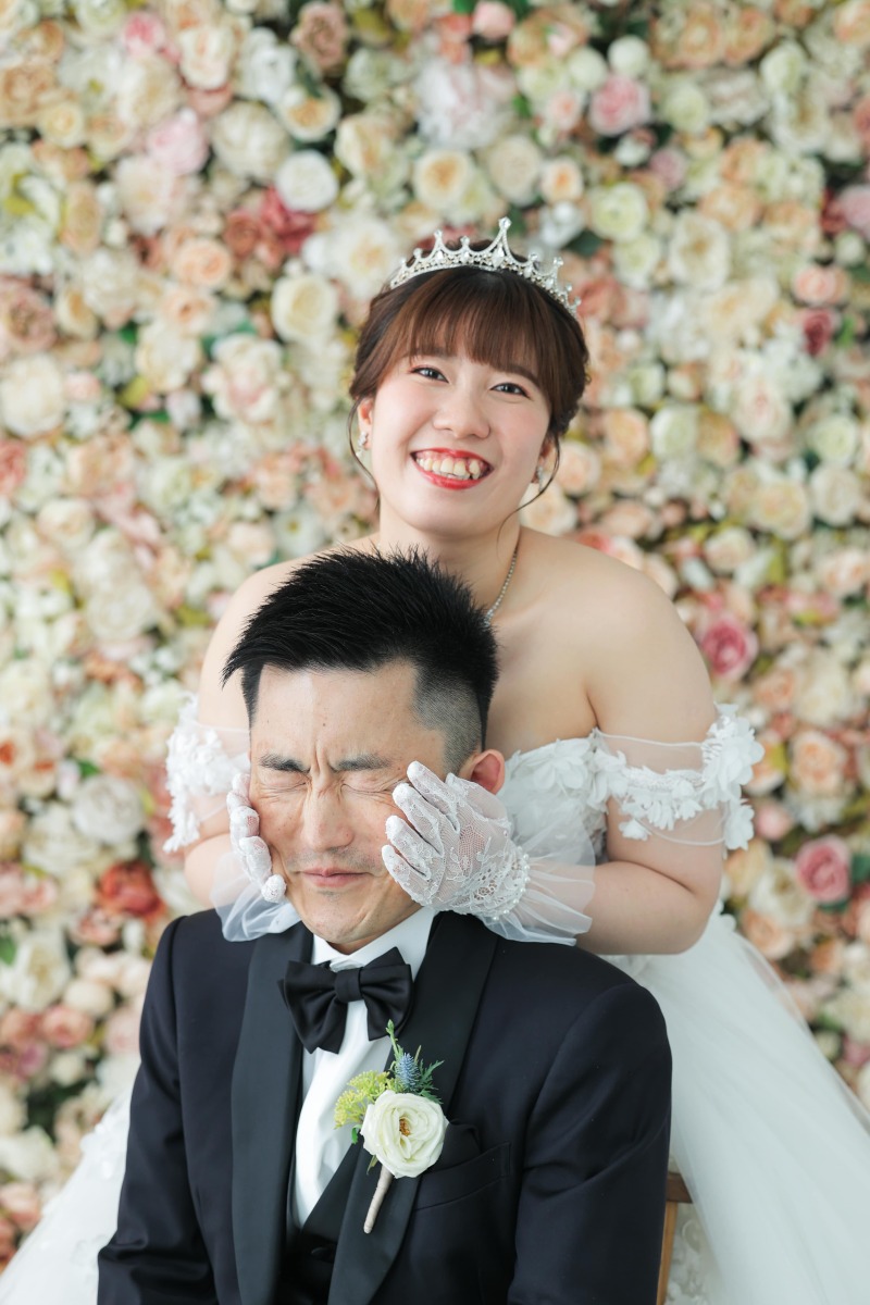 お顔をぎゅ!
