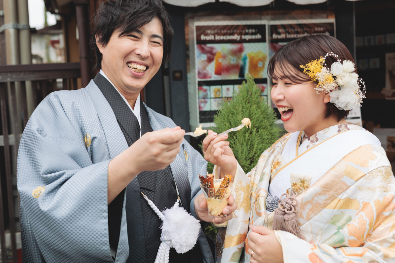 名物を食べながら