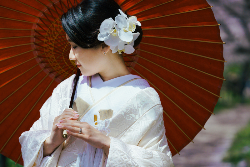 春の日差しの中で