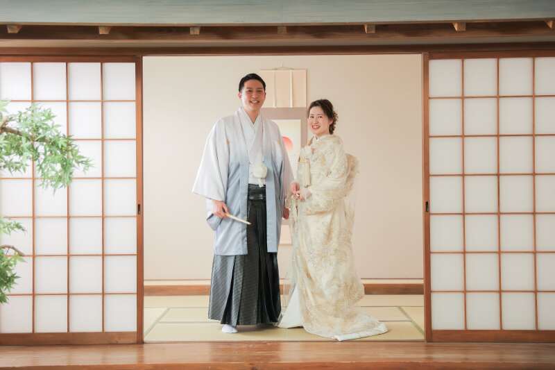 和装の伝統的な立ち姿