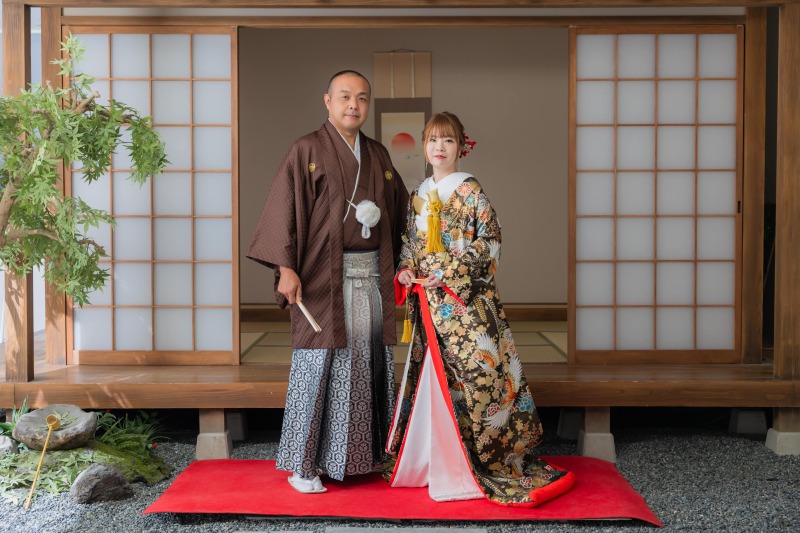 伝統的な立ち姿