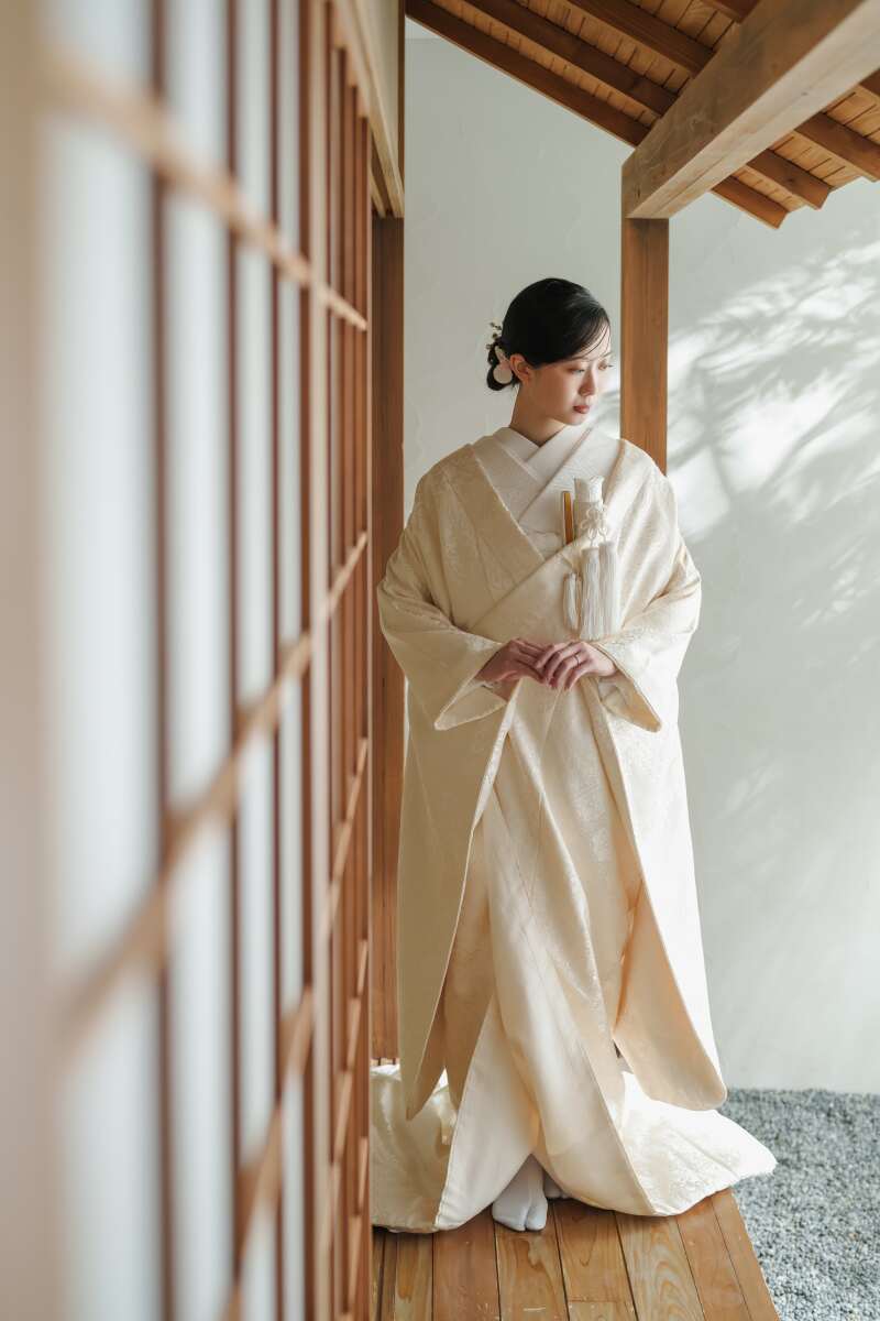 縁側を見下ろして