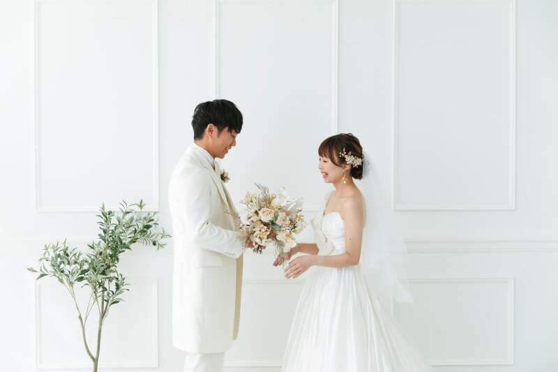 真っ白な壁でキレイめ&ナチュラルに