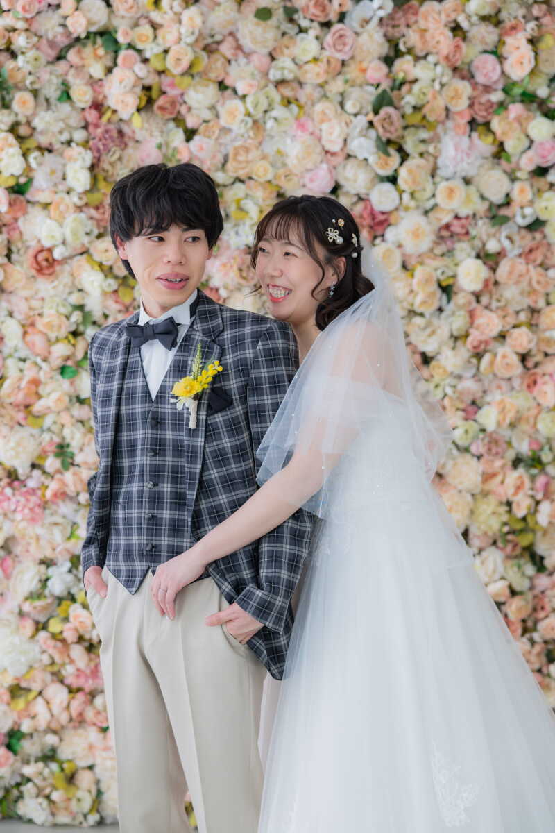 お花をバックに