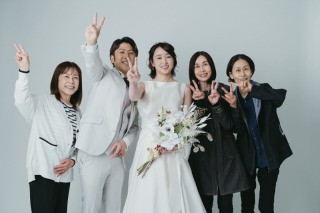 スタジオで笑顔いっぱいの撮影！