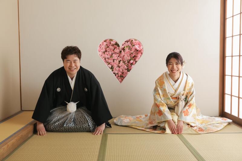 結びは、正座で