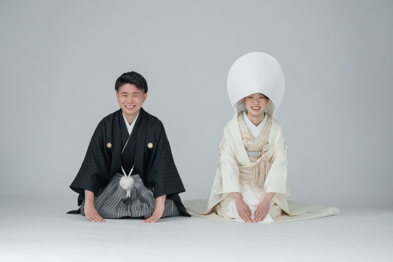 綿帽子で正座ショット