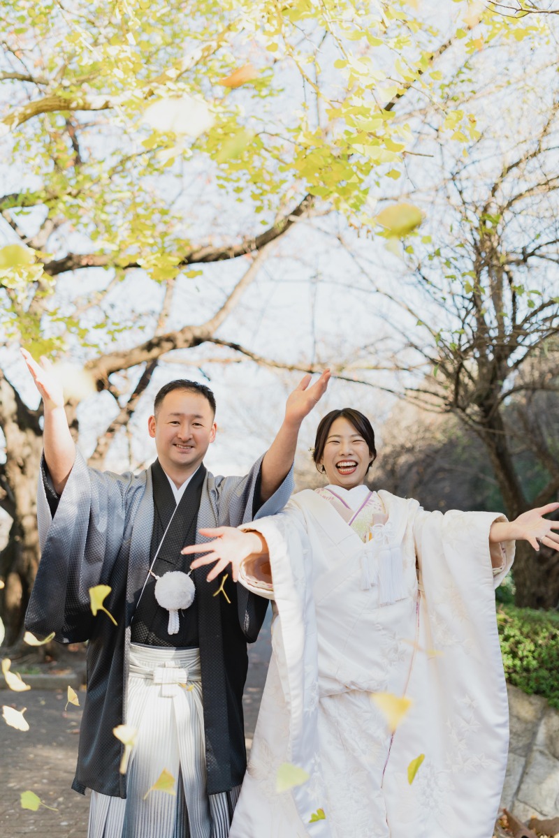 イチョウの葉を飛ばして