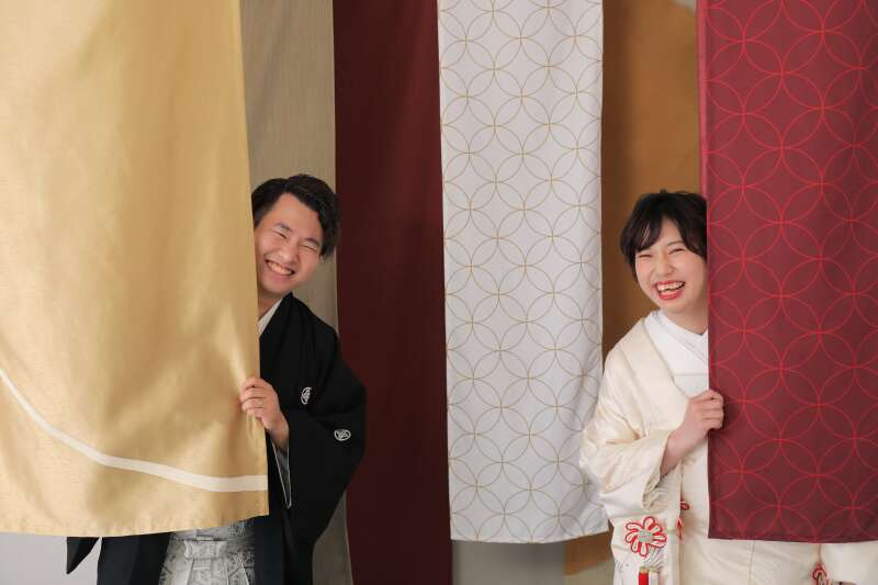 チラッとにっこり笑顔!