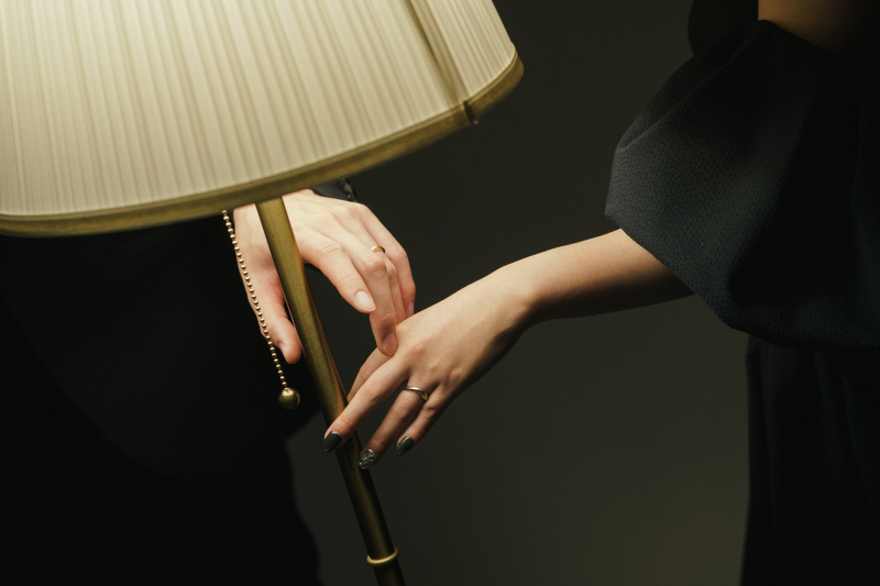 手元のカットも