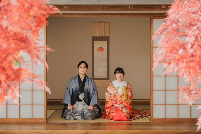 和装ラストは正座で。