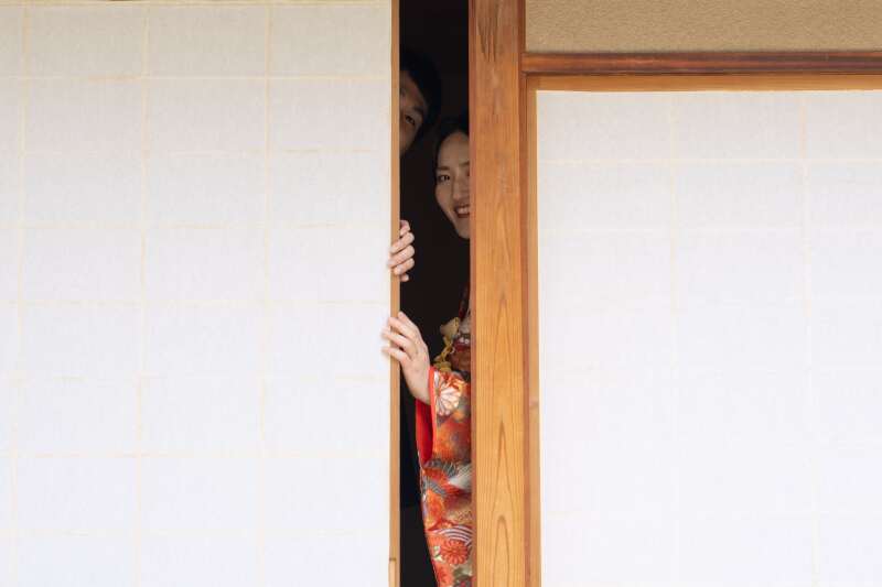 こちらを覗いて